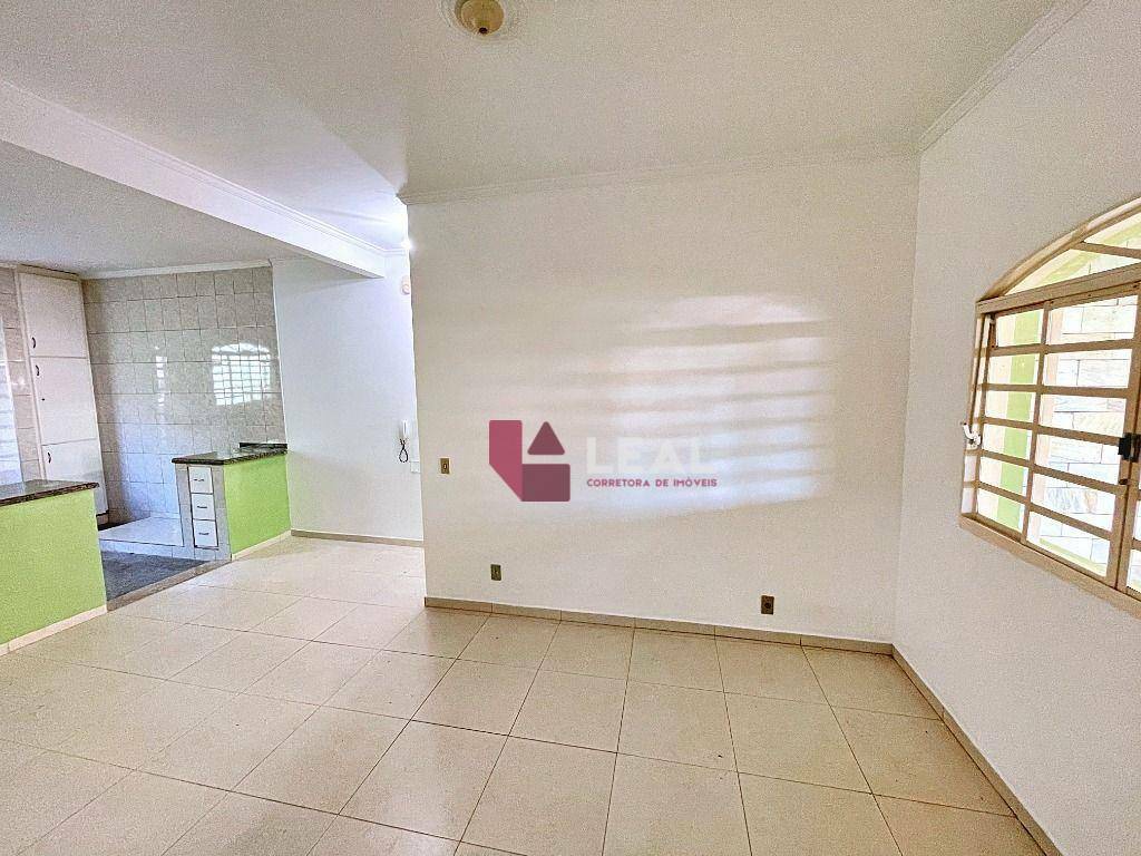 Casa à venda com 3 quartos, 223m² - Foto 26