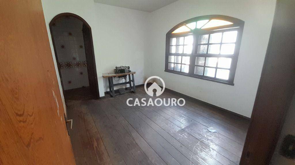 Casa à venda com 6 quartos, 400m² - Foto 15