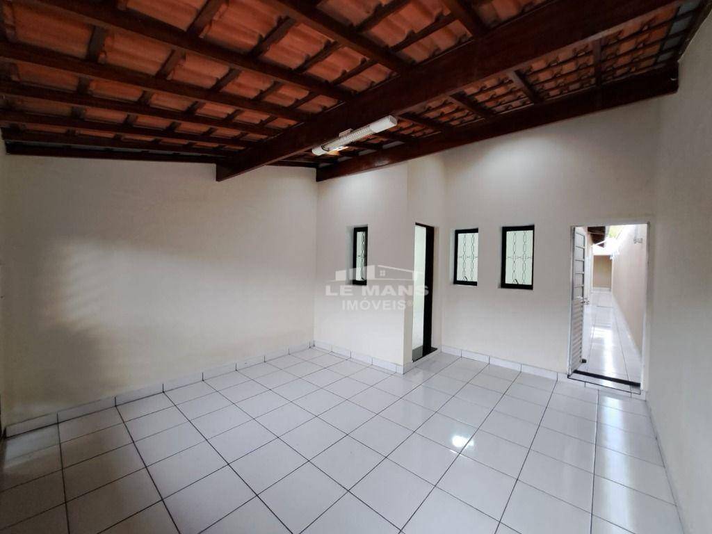Casa à venda com 2 quartos, 110m² - Foto 1