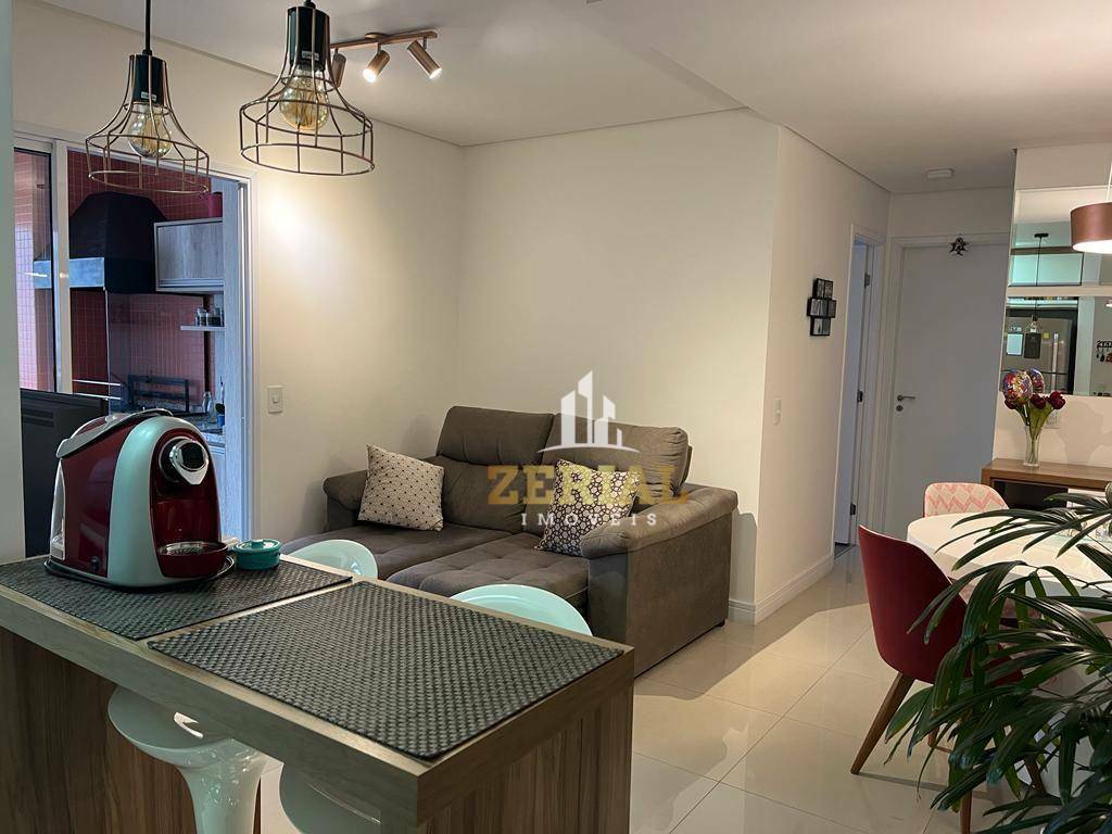 Apartamento à venda com 2 quartos, 66m² - Foto 4