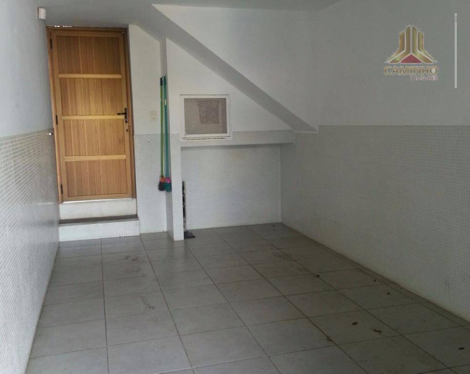 Casa à venda com 3 quartos, 320m² - Foto 18