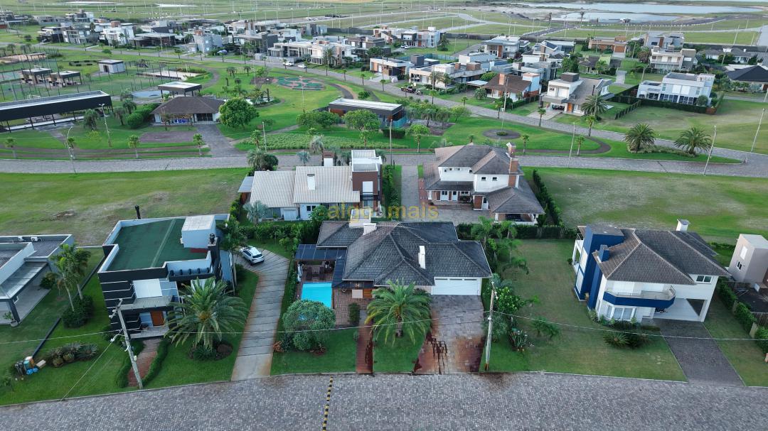Casa de Condomínio à venda com 3 quartos, 200m² - Foto 4
