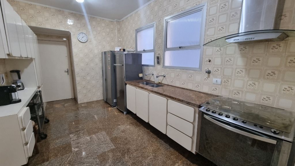 Apartamento à venda com 3 quartos, 180m² - Foto 28