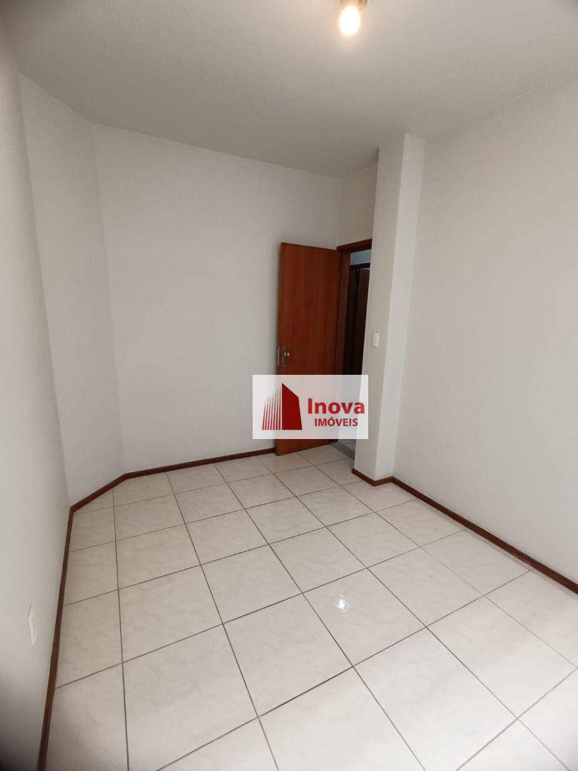 Apartamento para alugar com 3 quartos, 80m² - Foto 8