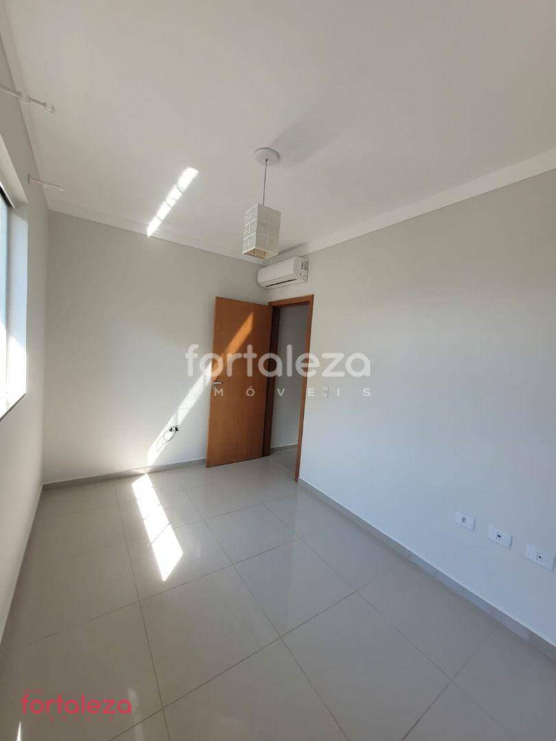 Casa à venda com 2 quartos, 99m² - Foto 11