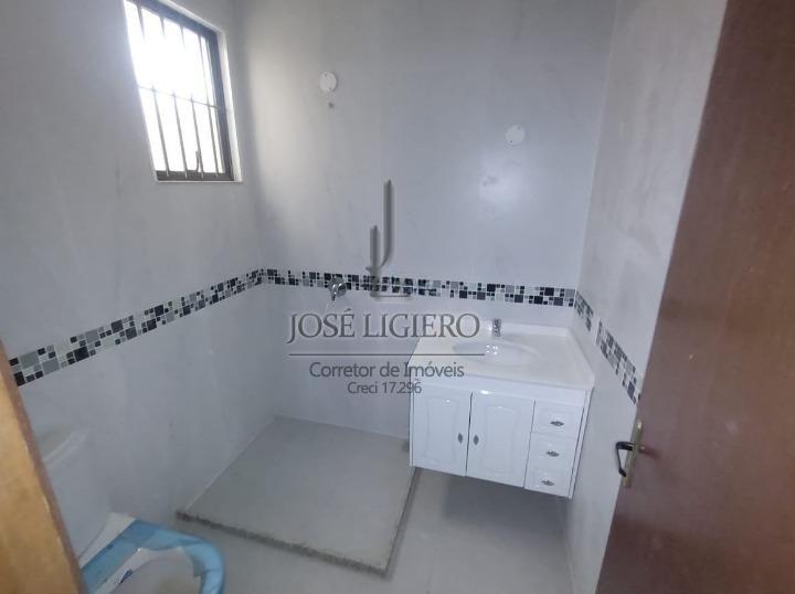 Casa à venda com 4 quartos, 180m² - Foto 15