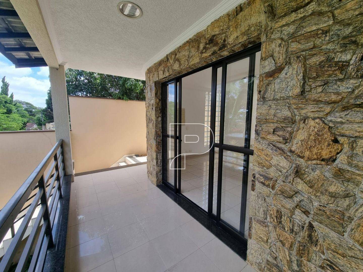 Casa para alugar com 4 quartos, 329m² - Foto 12