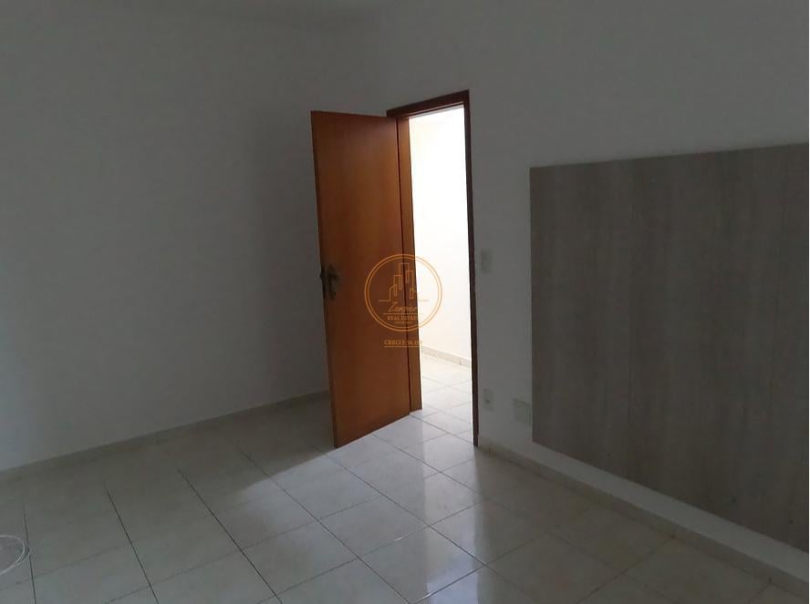 Apartamento para alugar com 2 quartos, 150m² - Foto 4