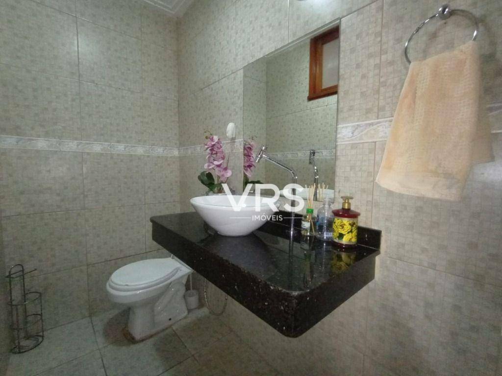 Casa à venda com 3 quartos, 224m² - Foto 20