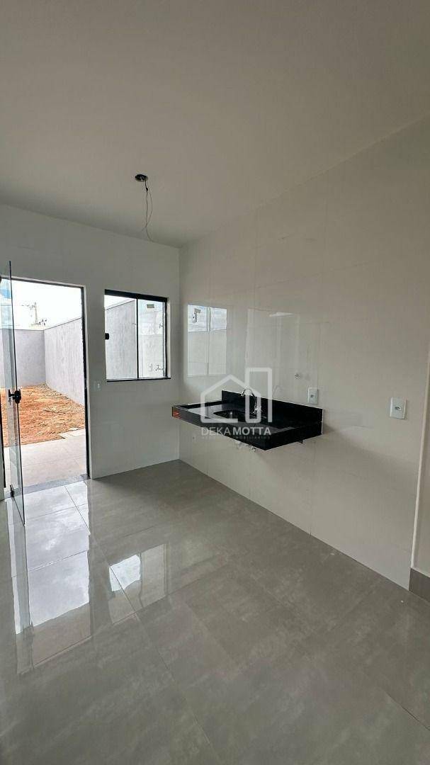 Casa à venda com 2 quartos, 45m² - Foto 3