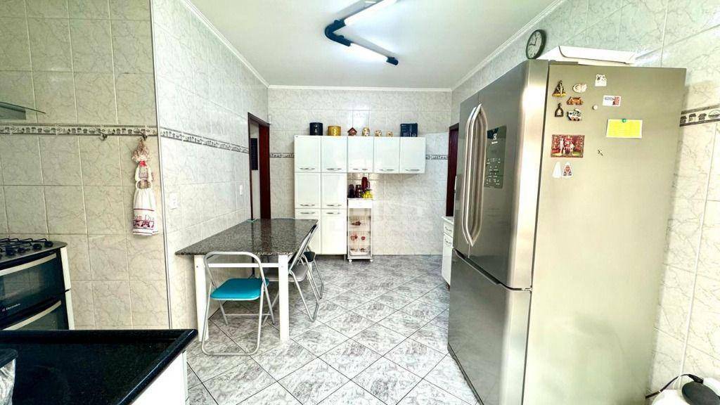 Casa à venda com 3 quartos, 155m² - Foto 10