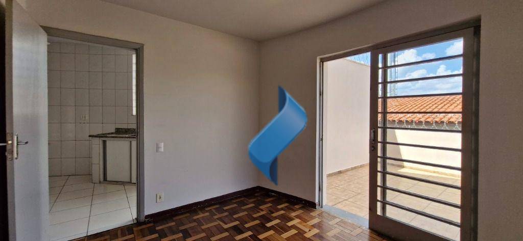Casa à venda com 4 quartos, 278m² - Foto 16