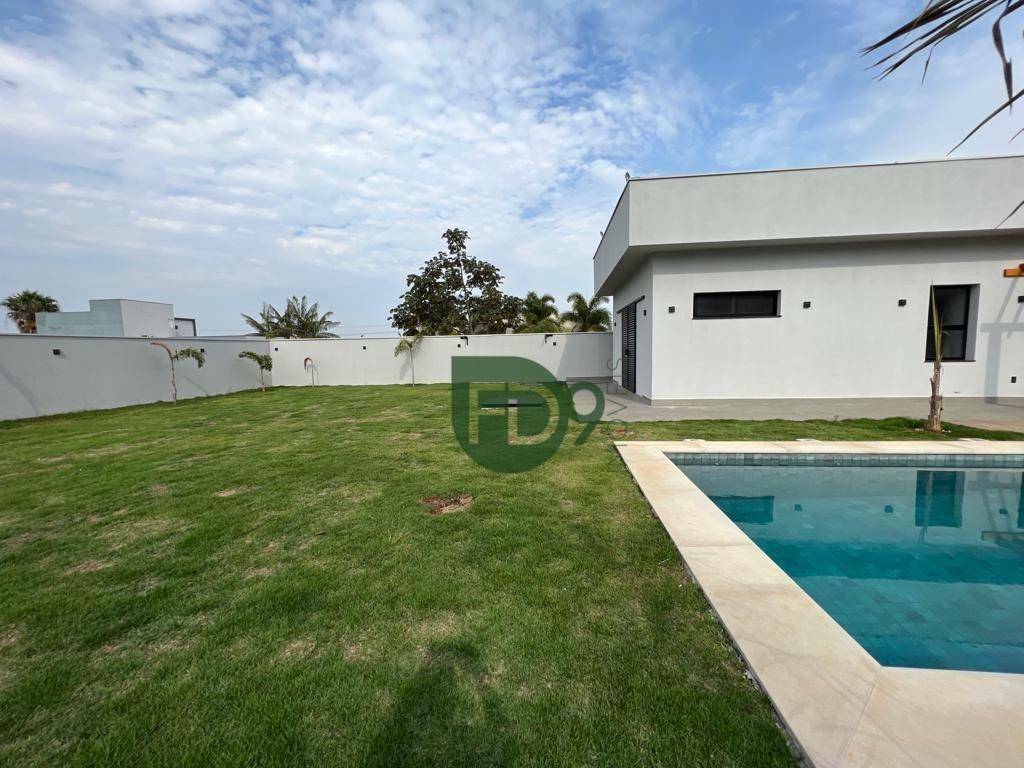 Casa de Condomínio à venda com 4 quartos, 400m² - Foto 4