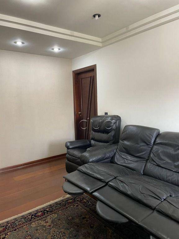 Apartamento para alugar com 3 quartos, 240m² - Foto 32