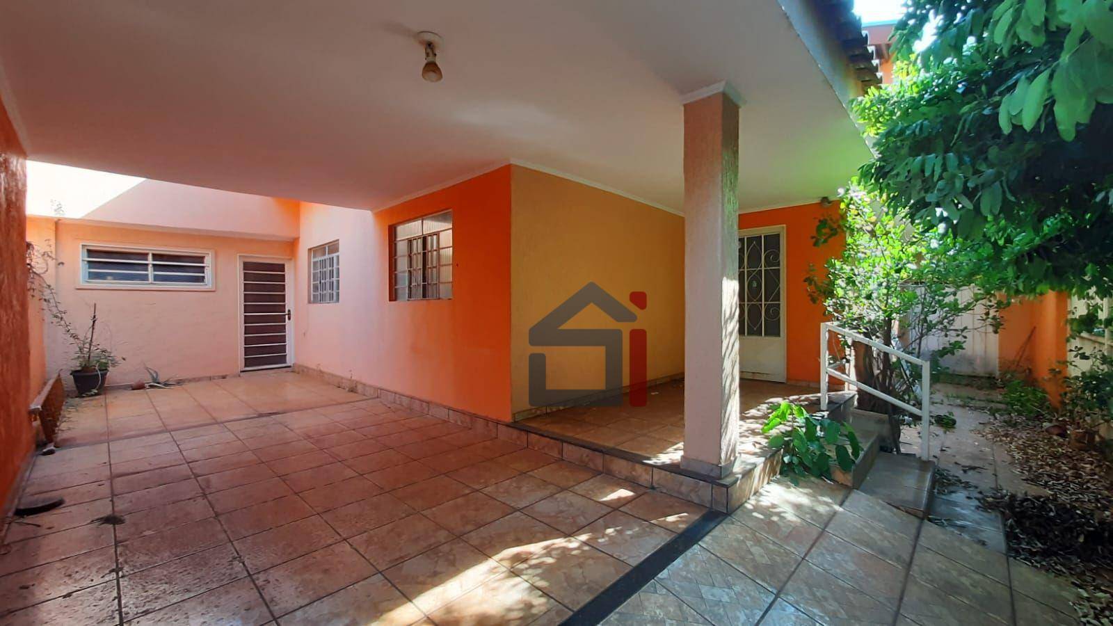 Casa à venda e aluguel com 3 quartos - Foto 1