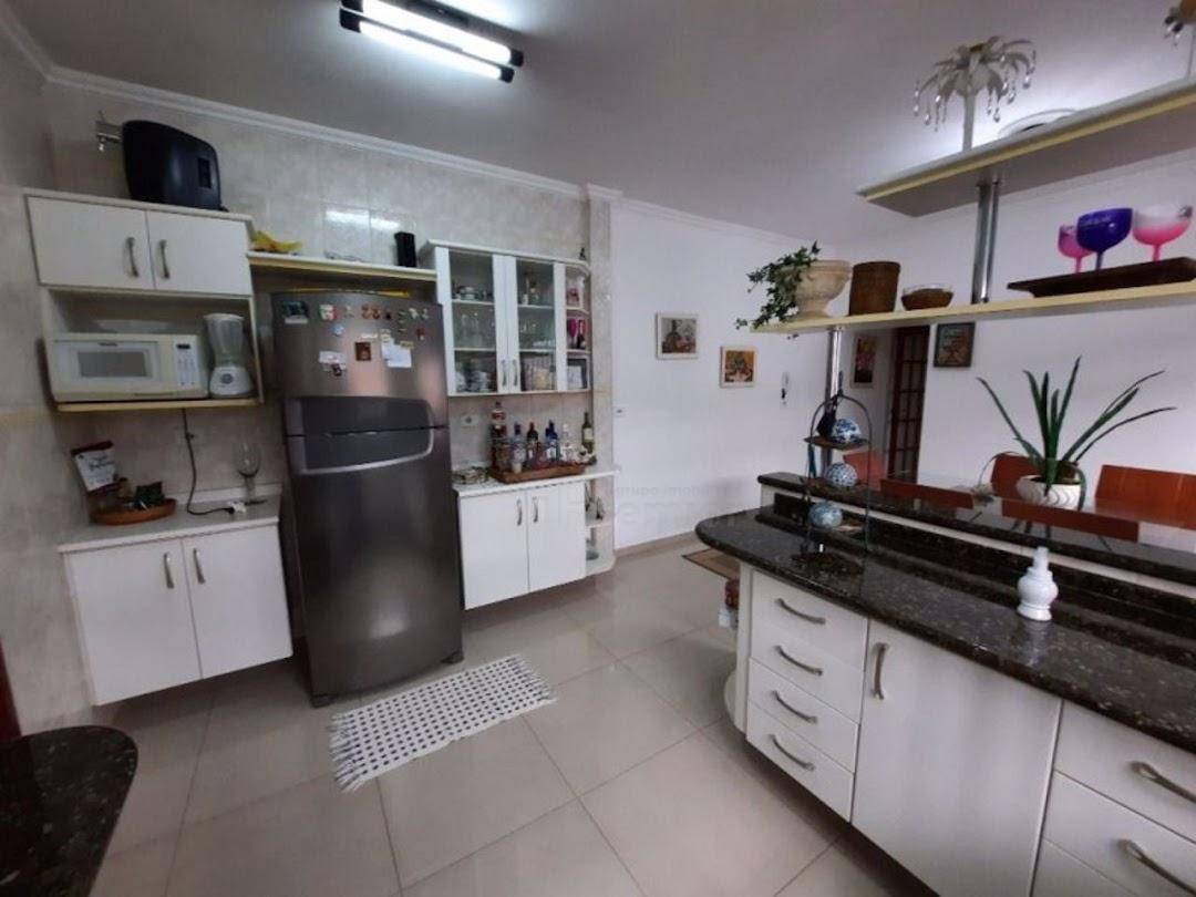 Casa à venda com 3 quartos, 229m² - Foto 29