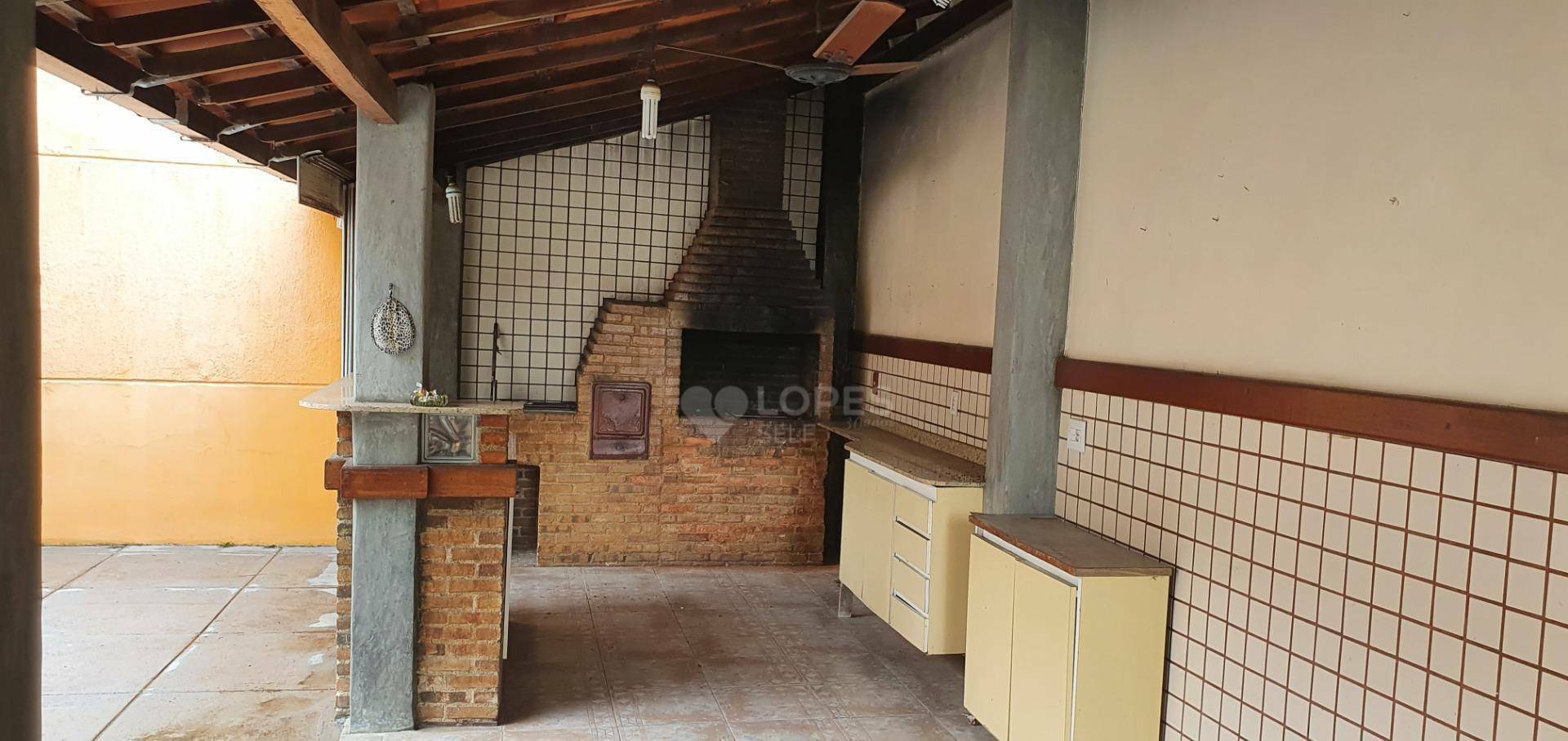 Casa à venda com 6 quartos, 274m² - Foto 17