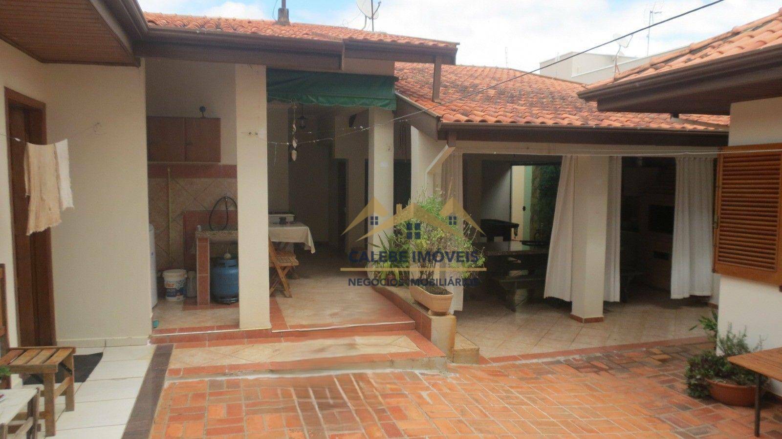 Casa à venda com 4 quartos, 235m² - Foto 28