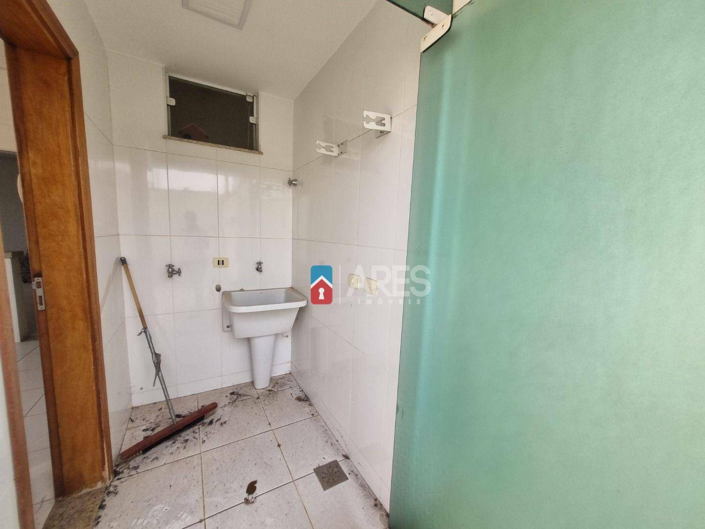 Casa à venda com 3 quartos, 189m² - Foto 8