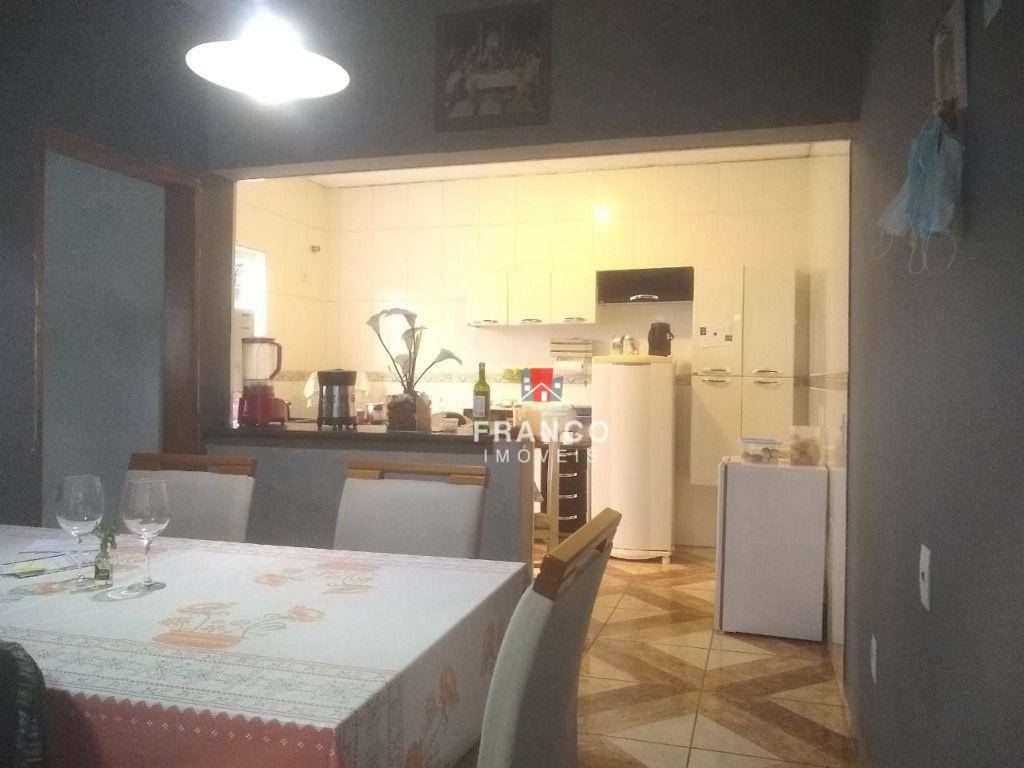 Casa à venda com 3 quartos, 210m² - Foto 15