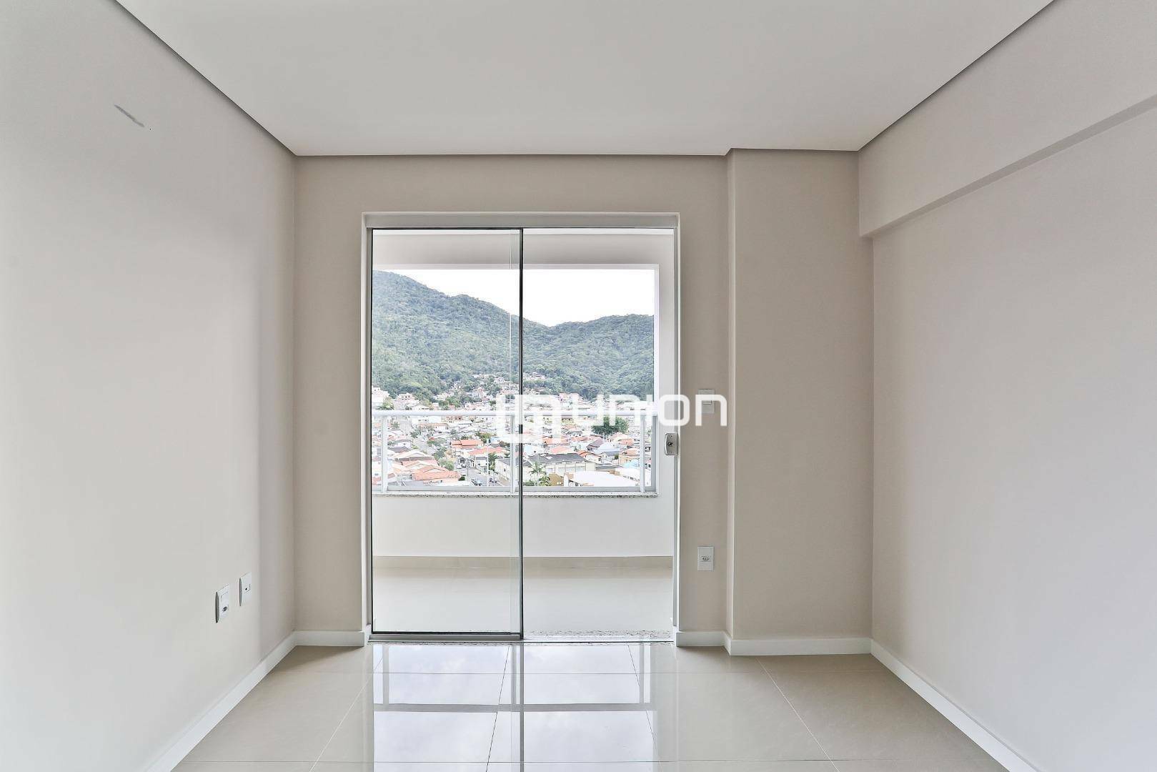 Apartamento à venda com 2 quartos, 85m² - Foto 2