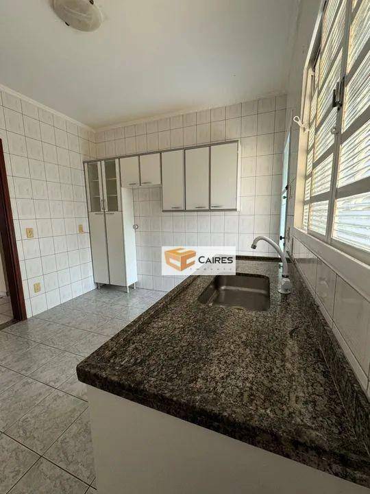 Casa para alugar com 3 quartos, 168m² - Foto 2