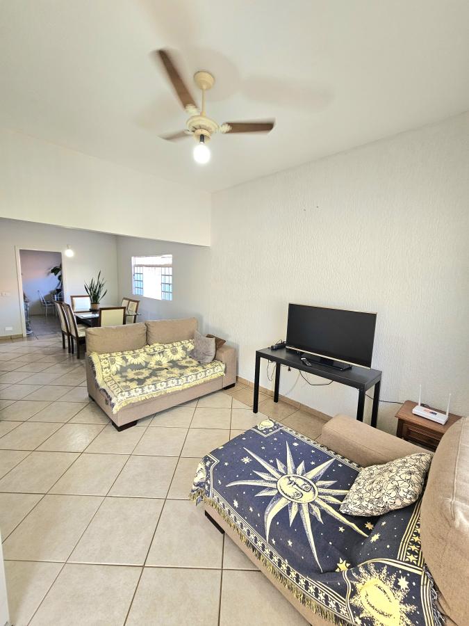 Casa à venda com 3 quartos, 244m² - Foto 2