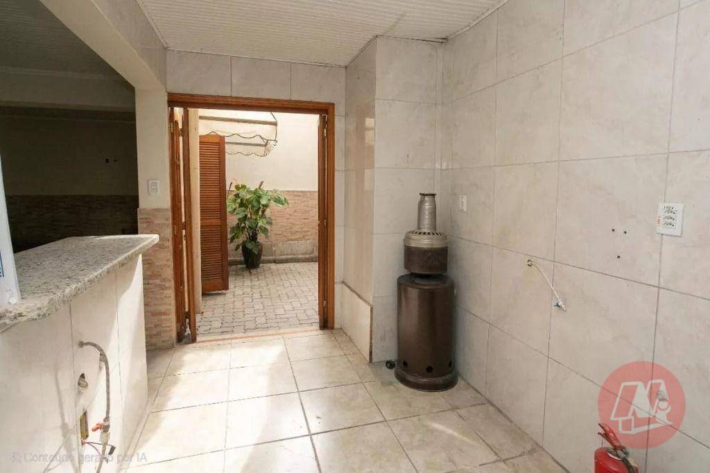 Casa para alugar com 4 quartos, 220m² - Foto 7