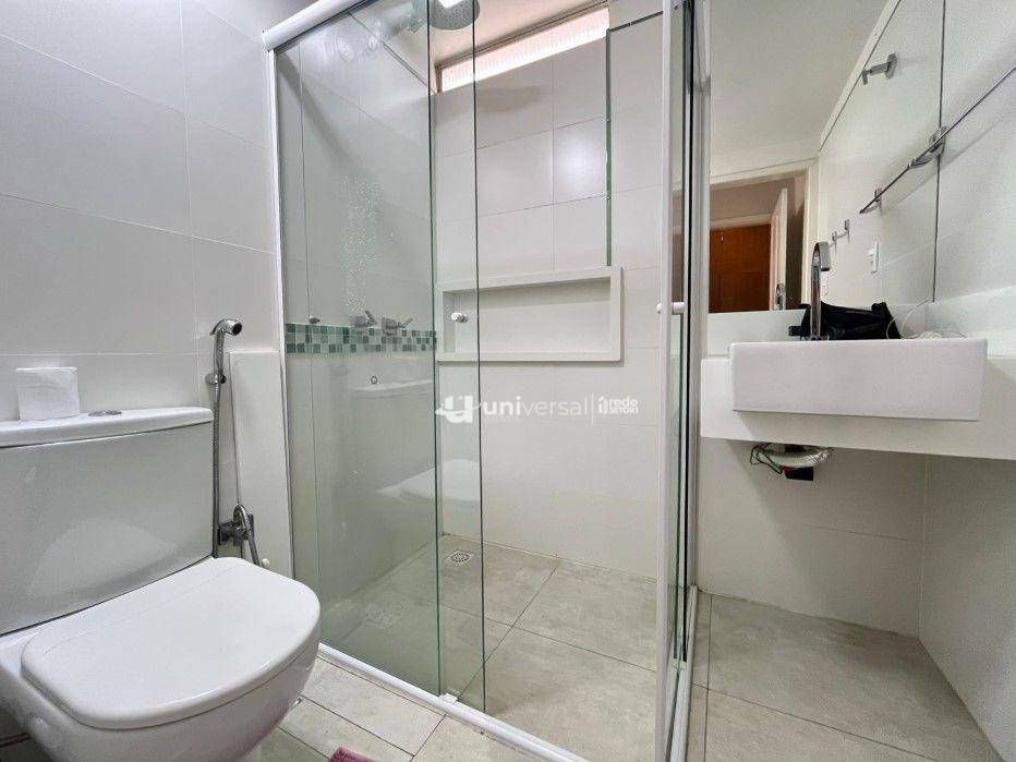 Casa para alugar com 5 quartos, 300m² - Foto 17