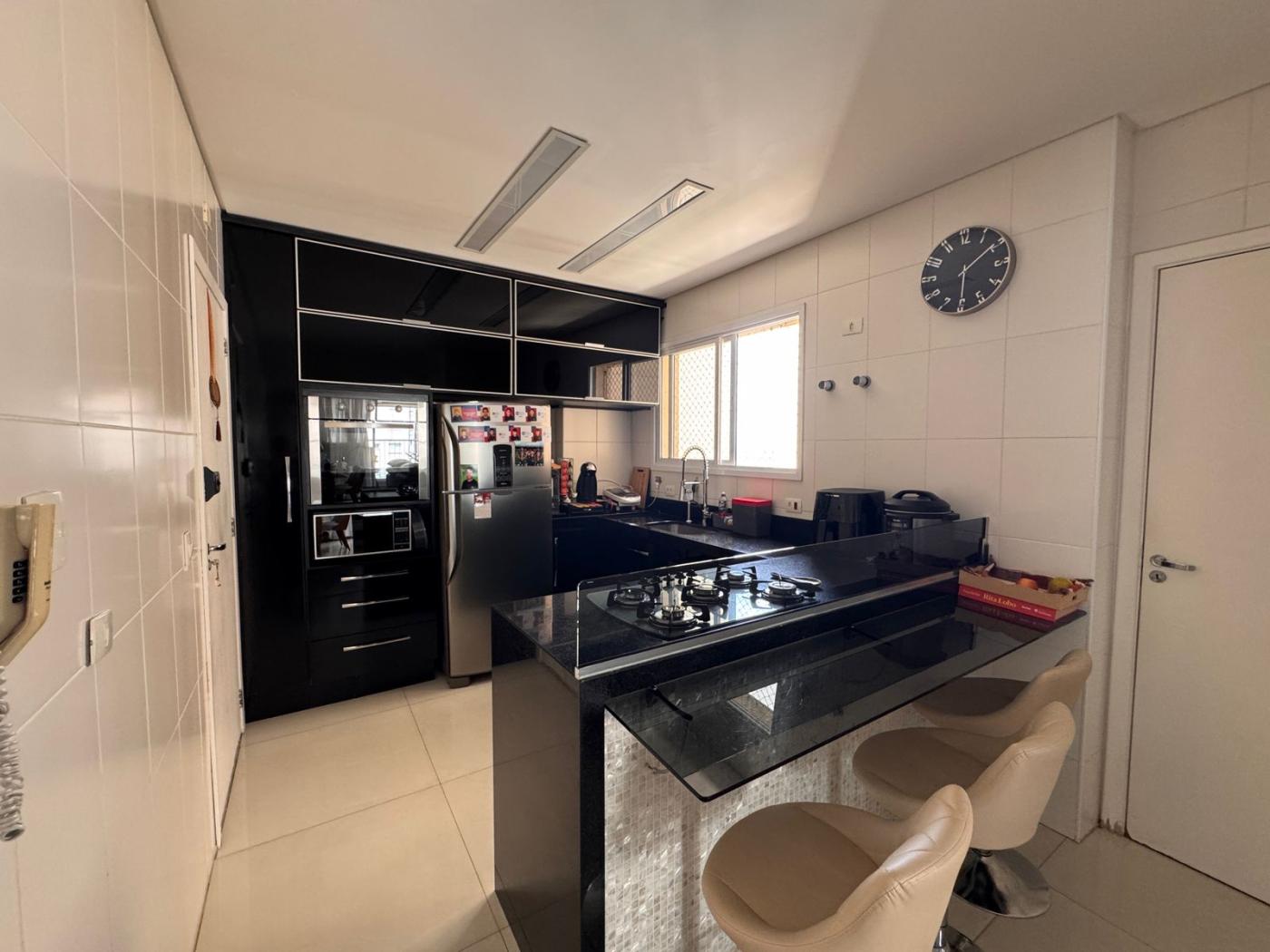 Apartamento à venda com 3 quartos, 156m² - Foto 10