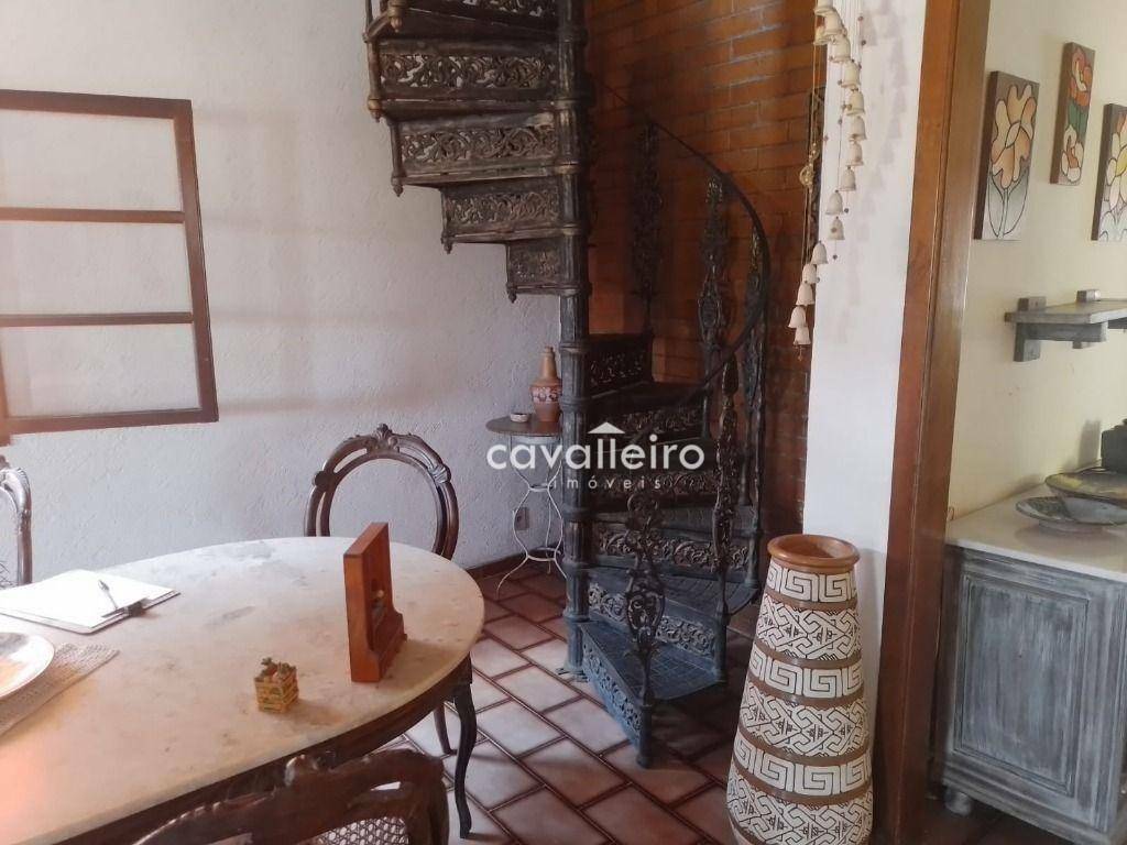 Casa à venda com 6 quartos, 196m² - Foto 26