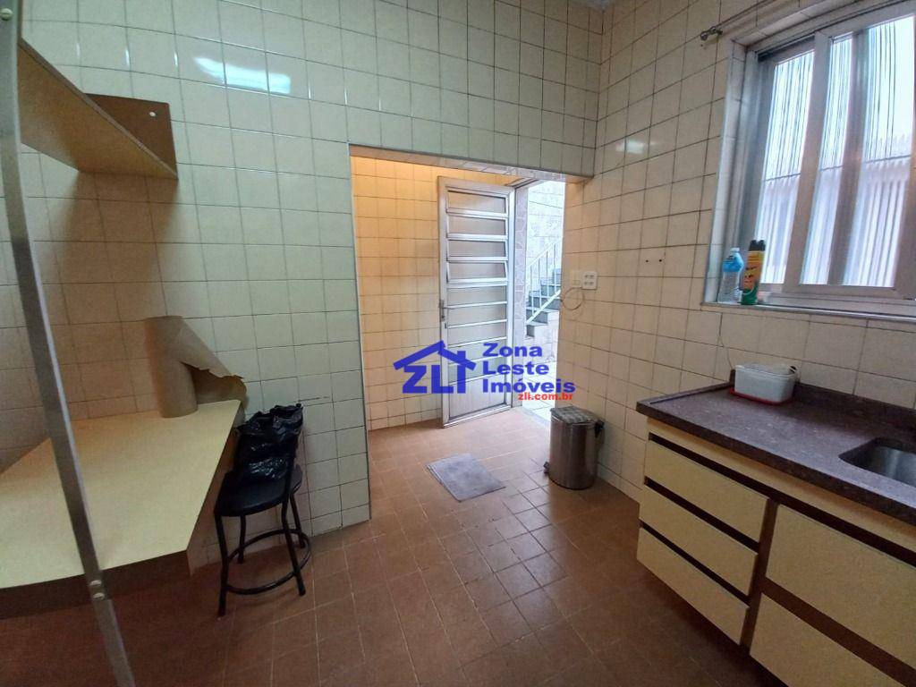 Sobrado para alugar com 4 quartos, 200m² - Foto 24