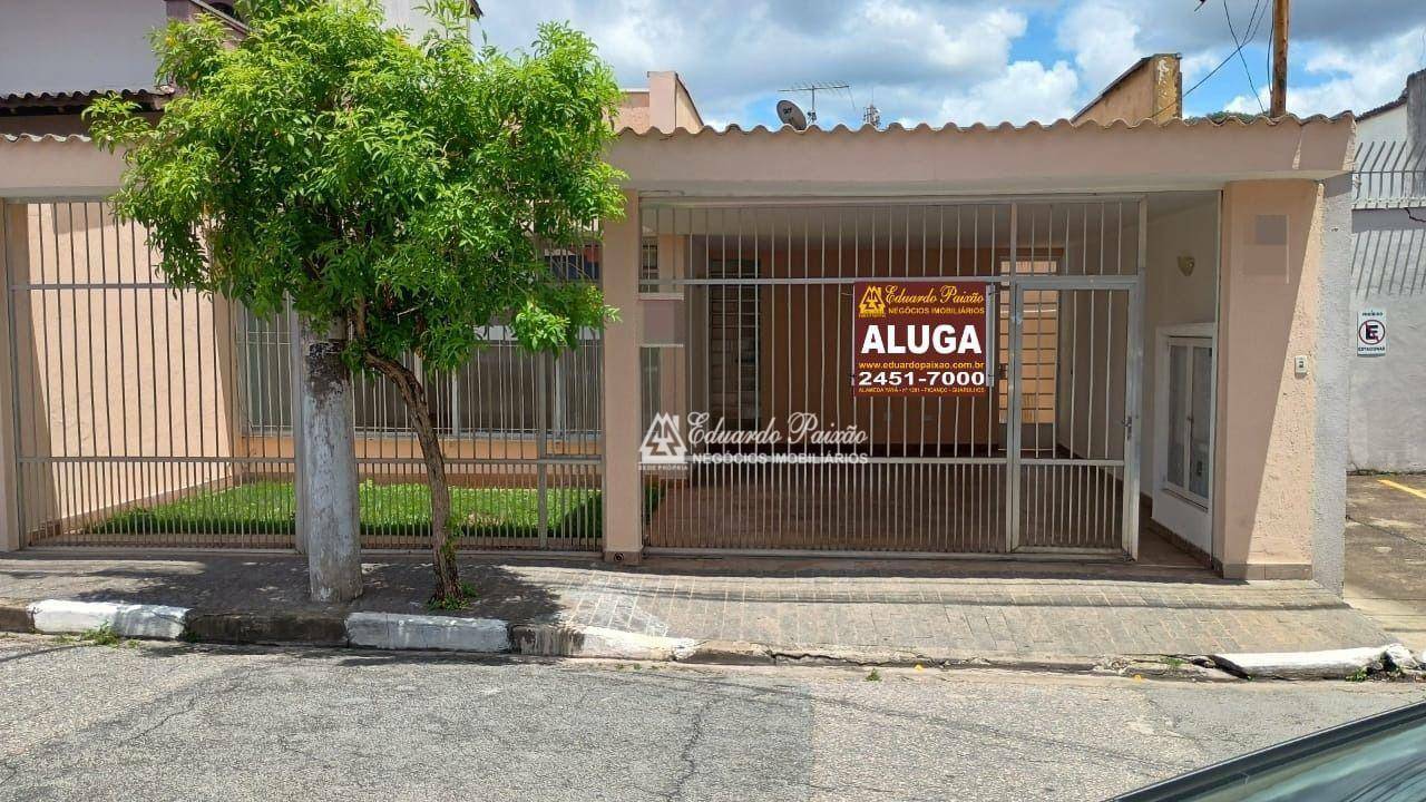 Casa para alugar com 3 quartos, 155m² - Foto 1