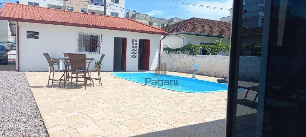 Casa à venda com 2 quartos, 182m² - Foto 3