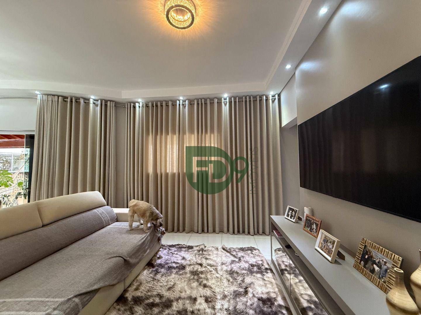 Casa à venda com 3 quartos, 225m² - Foto 14