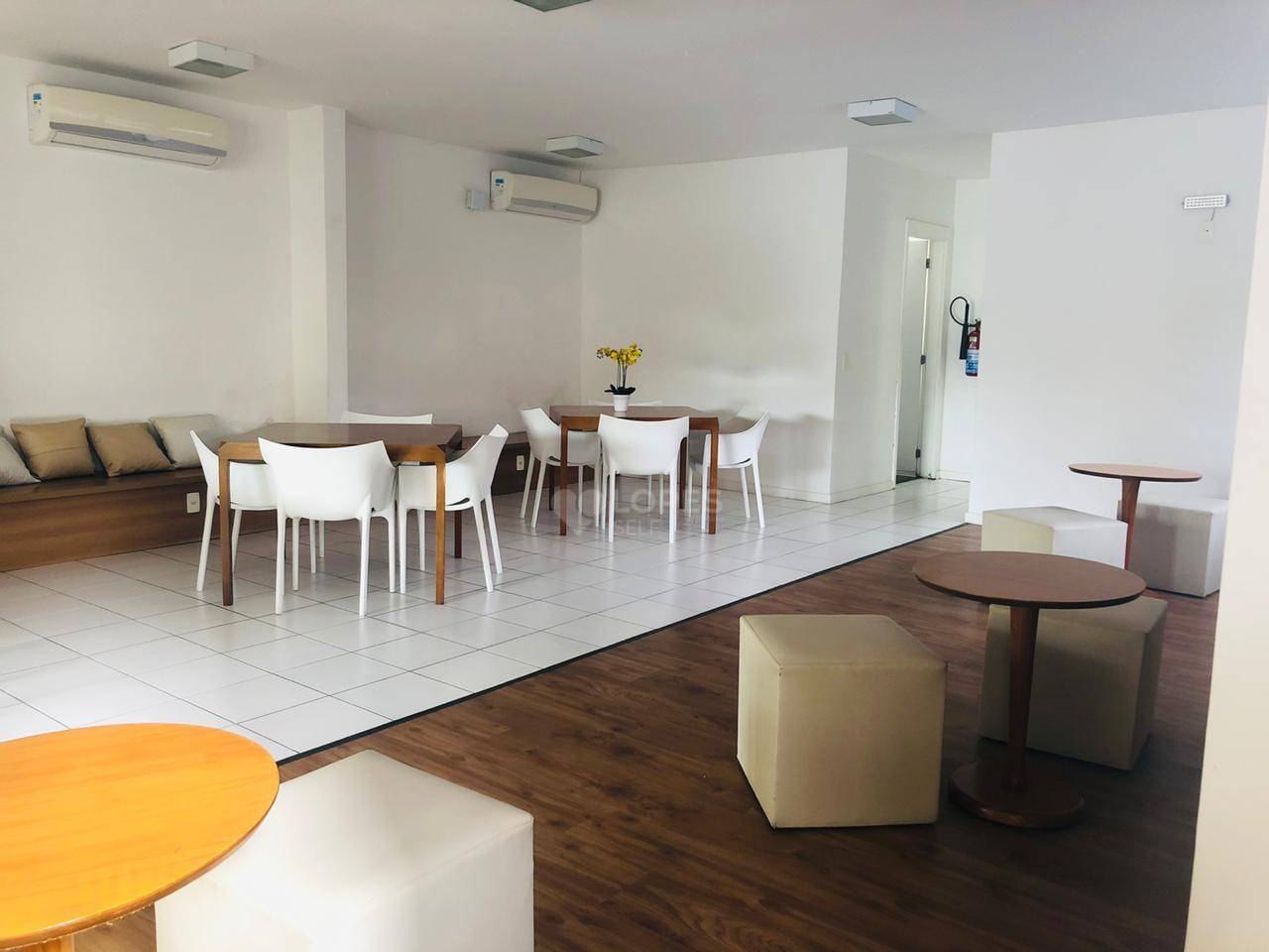 Apartamento à venda com 2 quartos, 58m² - Foto 17
