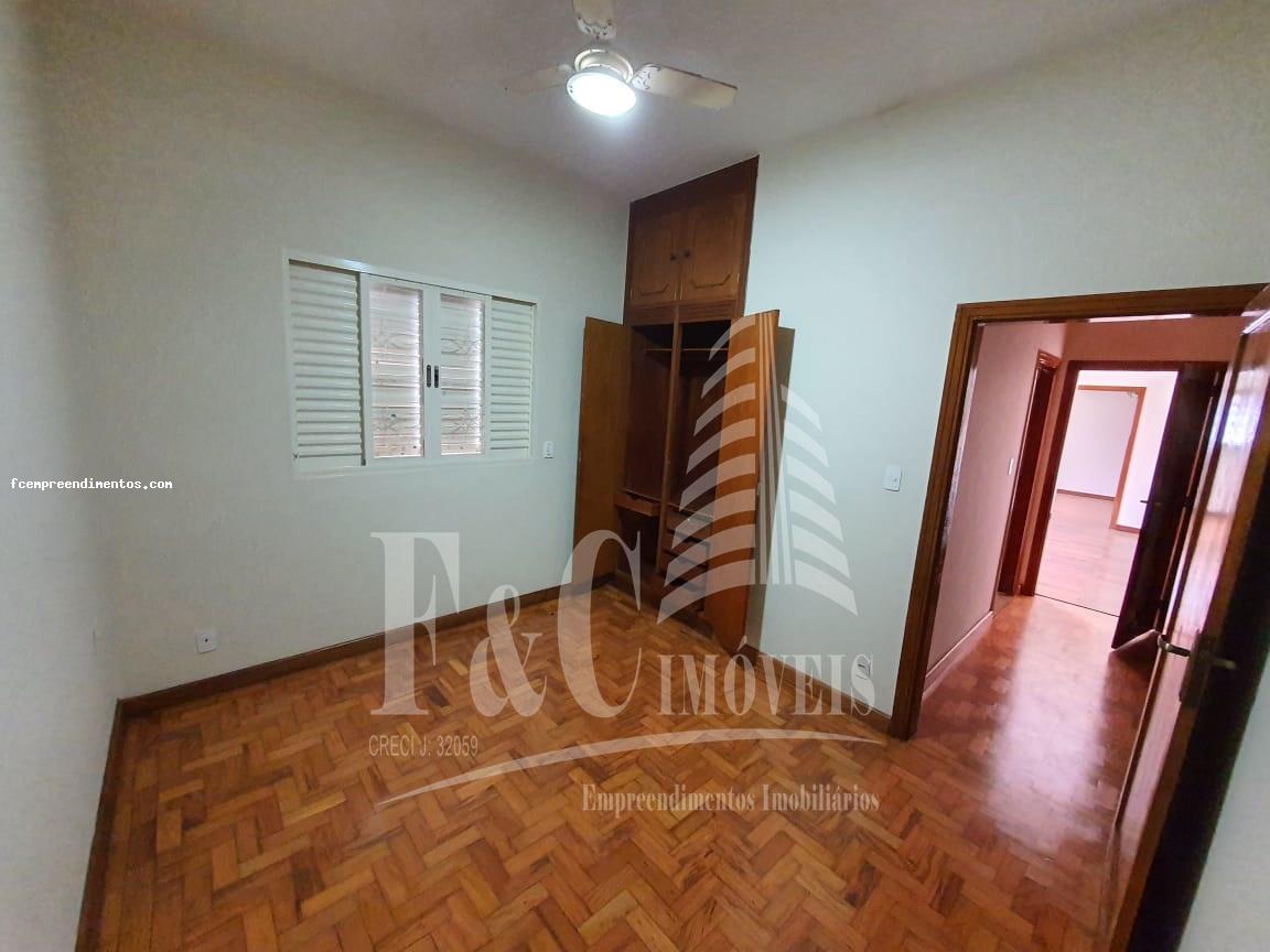 Casa à venda com 3 quartos, 355m² - Foto 9