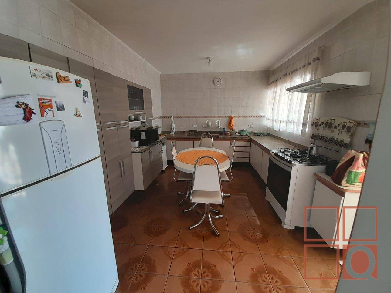 Casa de Condomínio à venda com 4 quartos, 250m² - Foto 15