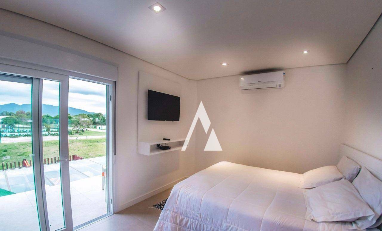 Casa de Condomínio à venda com 4 quartos, 350m² - Foto 31