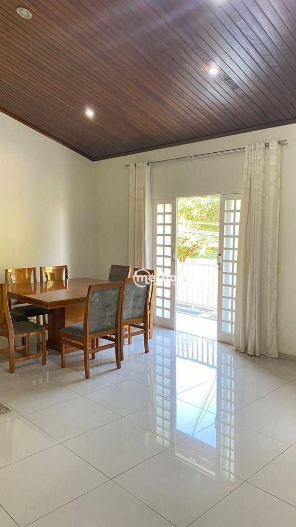 Casa à venda com 3 quartos, 230m² - Foto 19