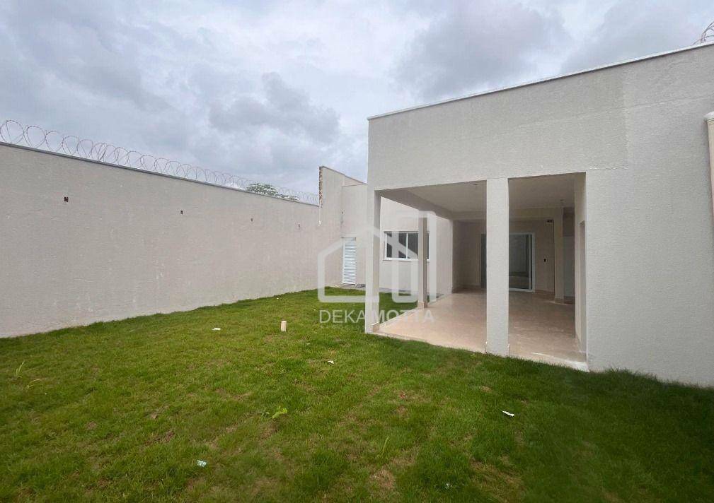 Casa de Condomínio à venda com 3 quartos, 250m² - Foto 1