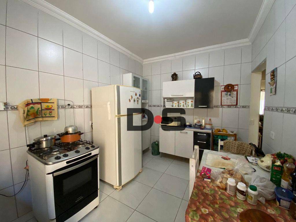 Casa à venda com 2 quartos, 120m² - Foto 8