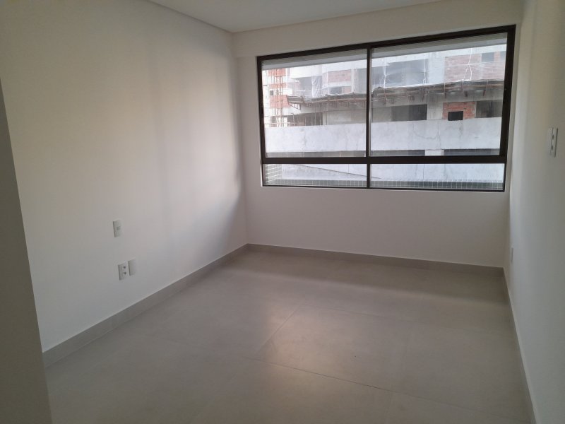 Apartamento à venda com 4 quartos, 200m² - Foto 11