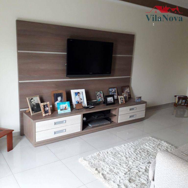 Casa à venda com 3 quartos, 240m² - Foto 8