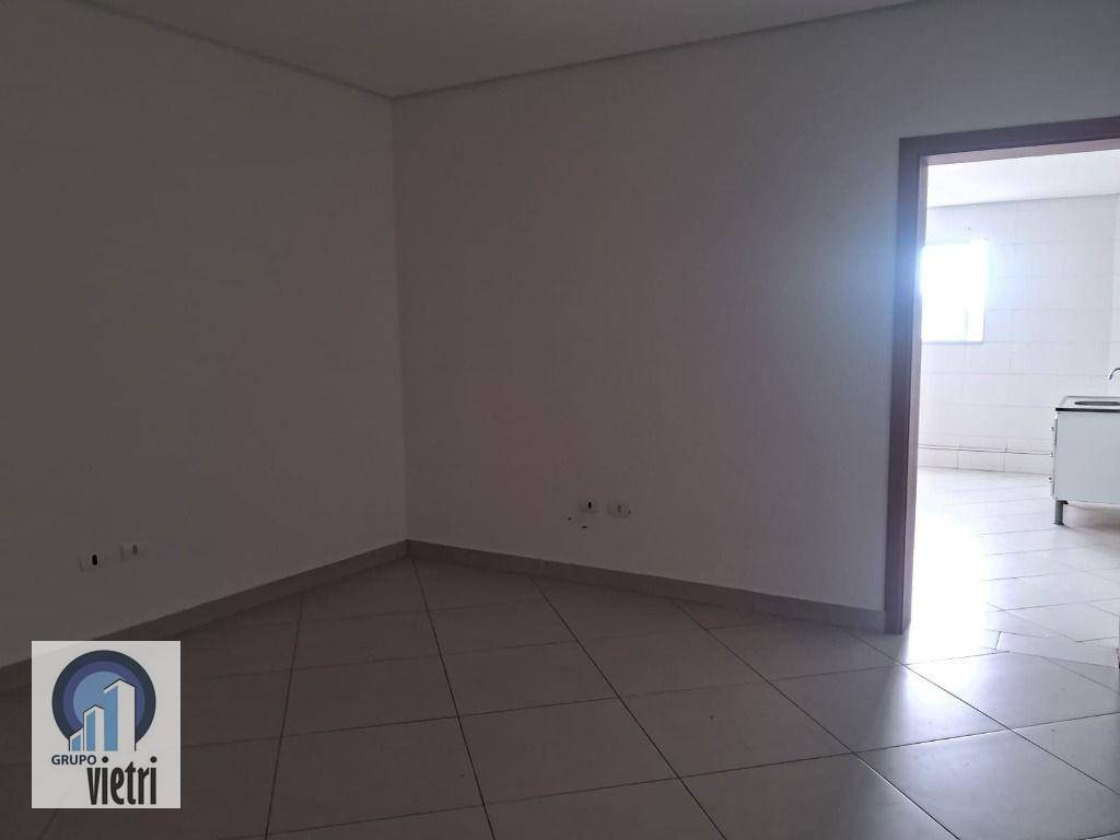 Casa para alugar com 2 quartos, 65m² - Foto 17