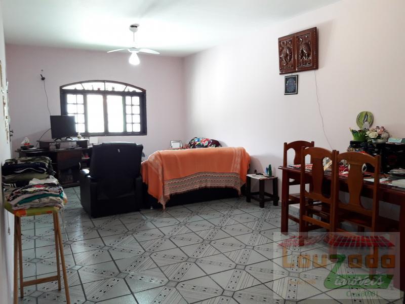 Casa à venda com 2 quartos, 250m² - Foto 4