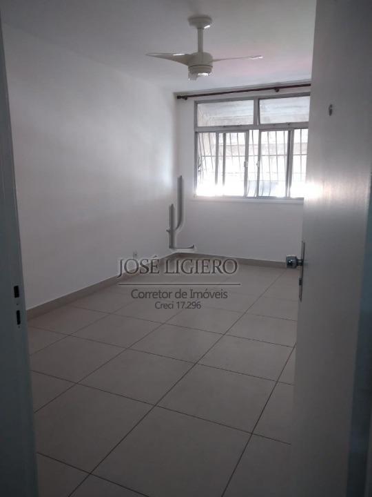 Apartamento à venda com 2 quartos, 75m² - Foto 9