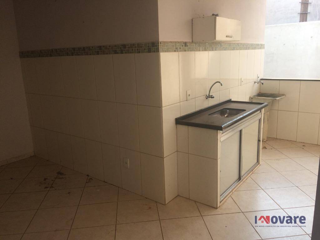 Casa à venda com 2 quartos, 130m² - Foto 11