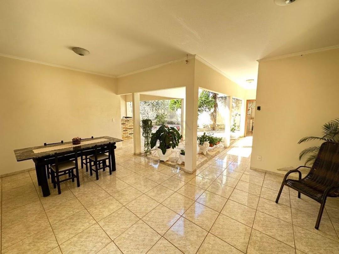Casa à venda com 3 quartos, 234m² - Foto 12