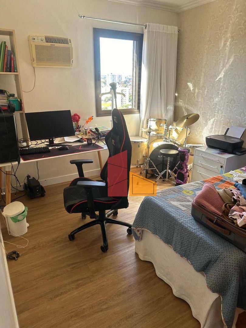 Apartamento à venda com 4 quartos, 211m² - Foto 10